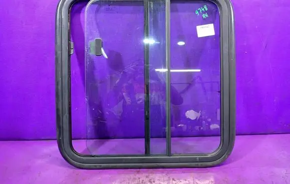 Renault Master II Front door window glass four-door 
