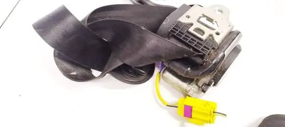 Volkswagen Golf Plus Front seatbelt 5M1857705