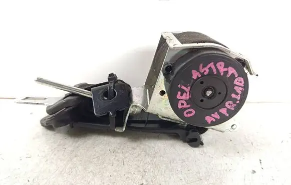 Opel Astra H Front seatbelt 560834801
