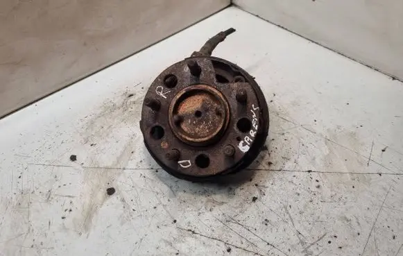 KIA Carens II Rear wheel hub
