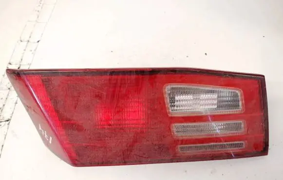 Mitsubishi Galant Tailgate rear/tail lights 22687201 226-87201