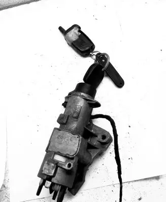 Volkswagen Polo Ignition lock 4B0905851