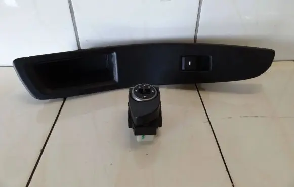 Hyundai i20 (GB IB) Electric window control switch 93580-C8000