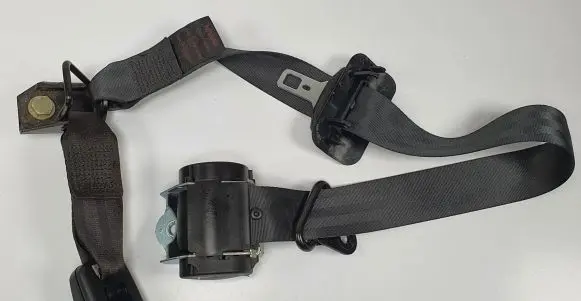 Nissan Primera Middle seatbelt (rear) 88843-AV820