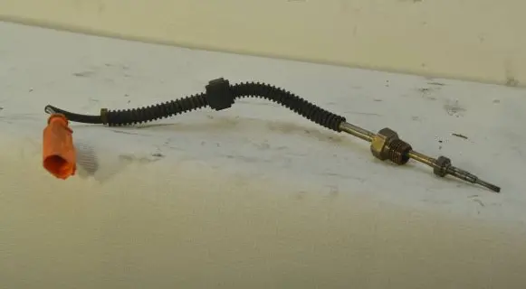 Audi A4 S4 B7 8E 8H Exhaust gas temperature sensor 8K0906088A 0824112060