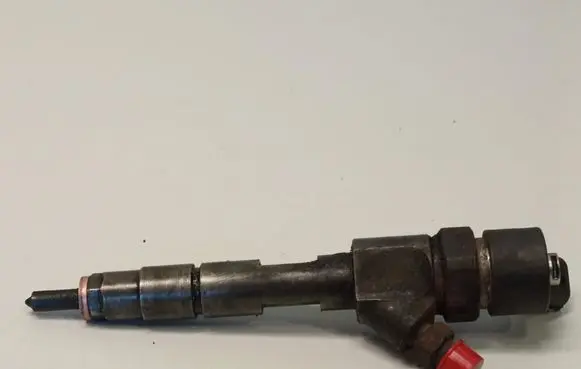 Opel Vivaro Fuel injector 0445110021 7700111014