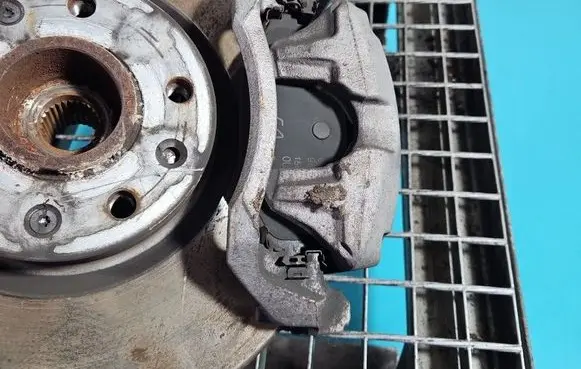 Peugeot 3008 II Front brake caliper IMPRK1557446