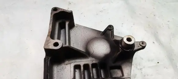 Opel Antara Engine mounting bracket 96440352