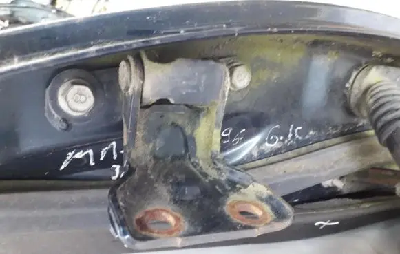 Mazda 323 Rear door lower hinge