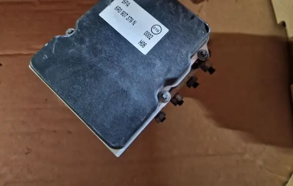 Skoda Fabia Mk1 (6Y) ABS Pump 6R0907379N