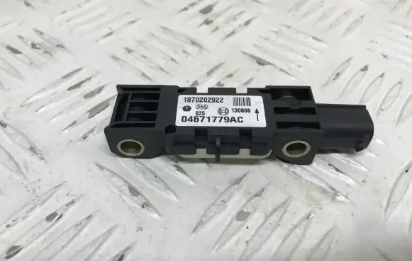 Jeep Grand Cherokee (WK) Airbag deployment crash/impact sensor 04671779AC