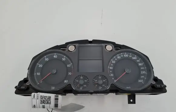 Volkswagen PASSAT B6 Speedometer (instrument cluster) 3C0920850J