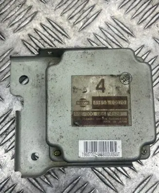 Nissan X-Trail T30 Torque split ecu control unit/module 41650EQ070 16607702 A68000U86