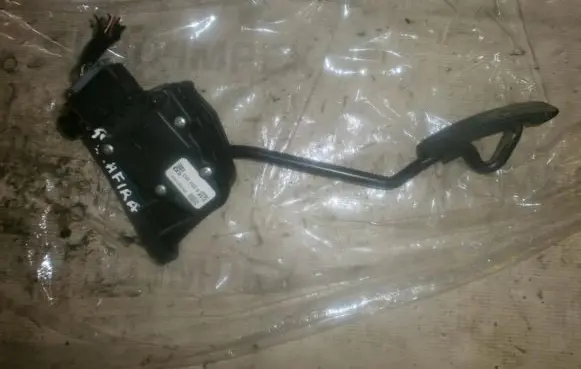 Opel Zafira A Accelerator throttle pedal 9202343bw 6pv00811500