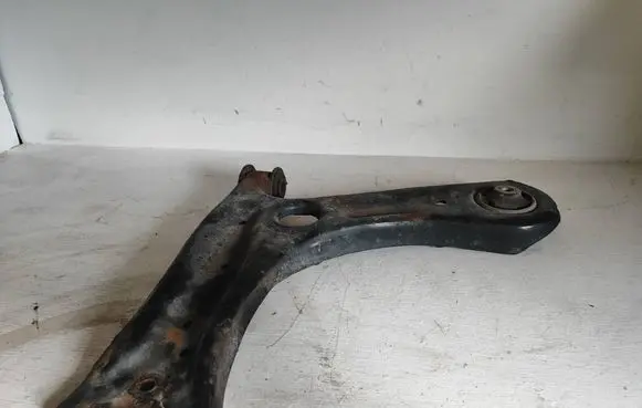 Skoda Fabia Mk2 (5J) Front control arm 6R0407151E