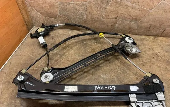 Mercedes-Benz E C207 W207 Front door electric window regulator A2077200246