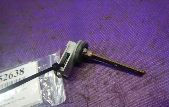 Volkswagen PASSAT B6 Coolant temperature sensor 4B0820539