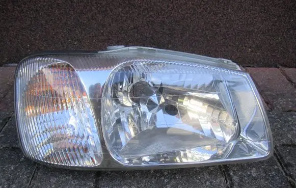 Hyundai Accent Headlight/headlamp
