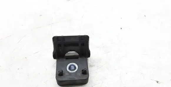 Opel Astra J Radiator mount bracket 13250318