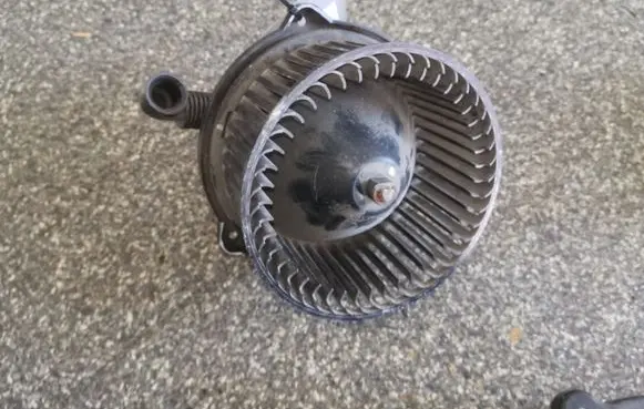 KIA Sephia Heater fan/blower