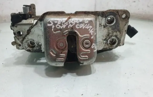 Chrysler Town & Country V Tailgate/trunk/boot lock/catch/latch