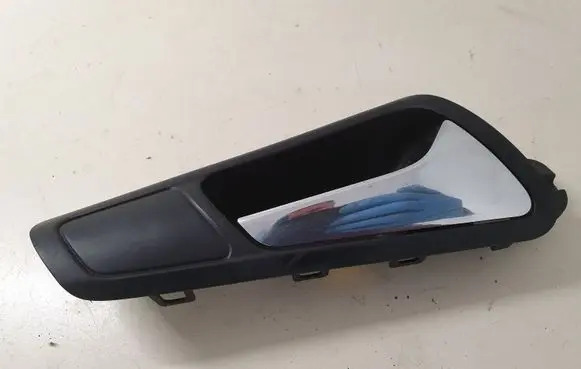 Volkswagen PASSAT B6 Front door interior handle 3C1837114