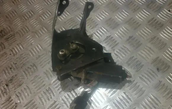 Mitsubishi Eclipse Rear window wiper motor 8611000690