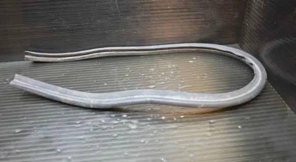 Volkswagen Golf V Engine compartment rubber 