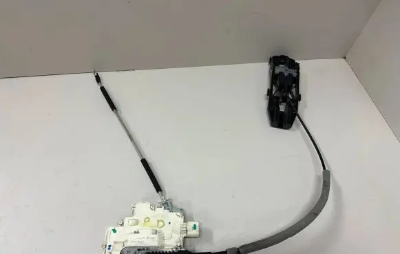 Seat Ibiza IV (6J,6P) Front door lock 6j30183701