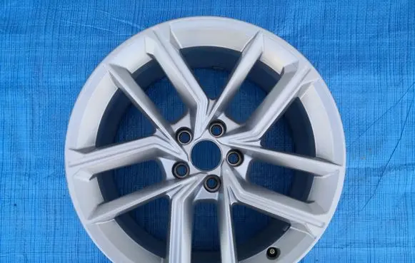 Audi A5 R18 alloy rim 8W0601025FL
