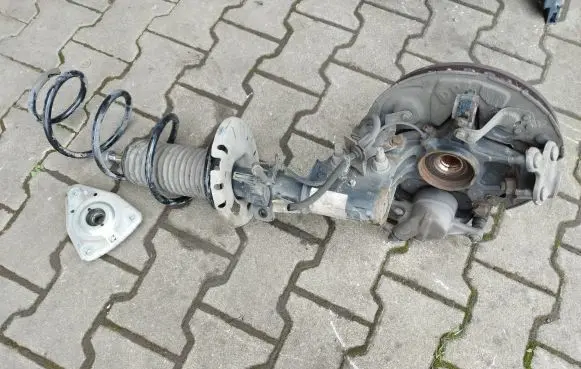 Peugeot 308 Front wheel hub spindle knuckle