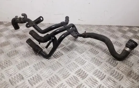 Volkswagen PASSAT B8 Engine coolant pipe/hose 04L121064AM 5Q0122291AQ