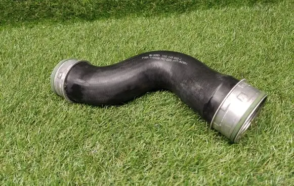 Volkswagen Golf VI Intercooler hose/pipe 1K0145832J