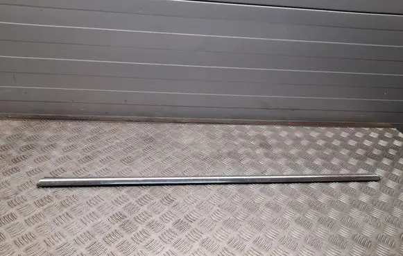 Mercedes-Benz E A207 Front door glass trim molding A2077200400