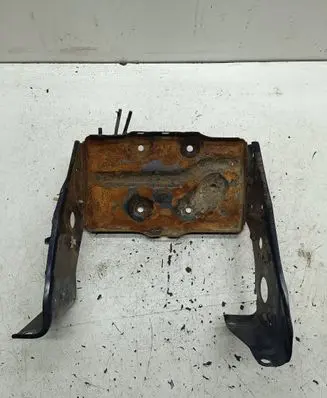 Battery bracket
