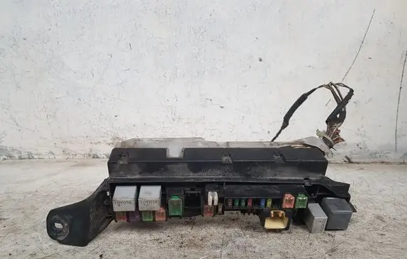 Toyota Avensis T250 Fuse module
