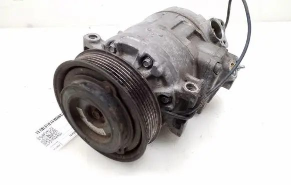 Volkswagen PASSAT B5 Air conditioning (A/C) compressor (pump) 8D0260808