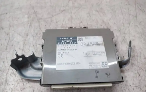 Lexus RX 450H Keyless (KESSY) go control unit/module 8999048250 2325006302