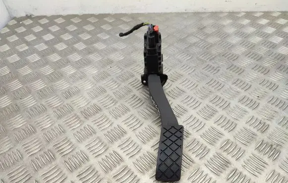 Volkswagen Golf Sportsvan Accelerator throttle pedal 5Q1723503J