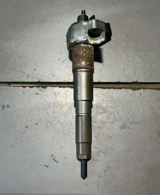 BMW 7 E65 E66 Fuel injector 0445115008