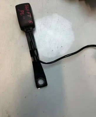 Suzuki Swift I Front seatbelt buckle 231123