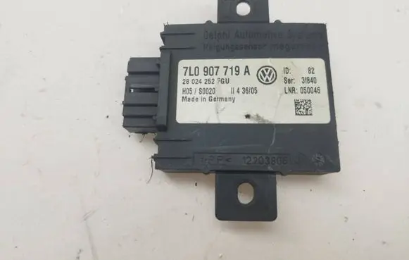 Volkswagen Touareg I Alarm control unit/module 7L0907719A 12203806