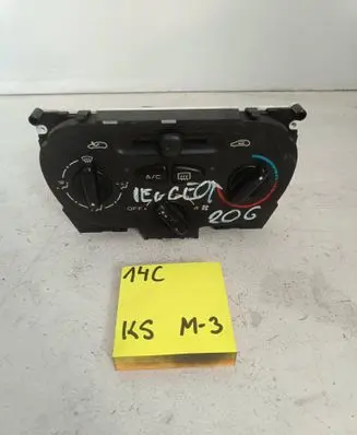 Peugeot 206 Central console control unit 1212121
