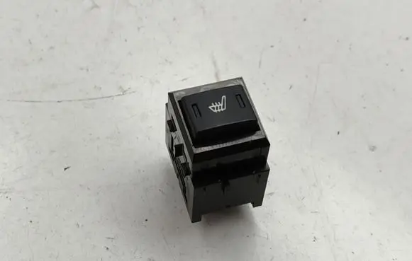 Land Rover Discovery 3 - LR3 Seat heating switch YUF500120