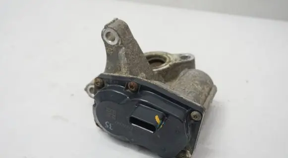 Opel Vivaro EGR valve 147100789R