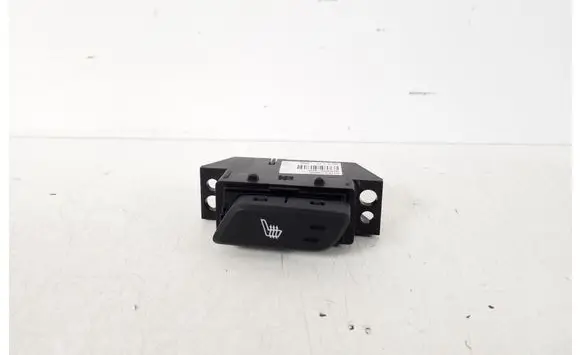 Hyundai i40 Seat heating switch 937523Z000