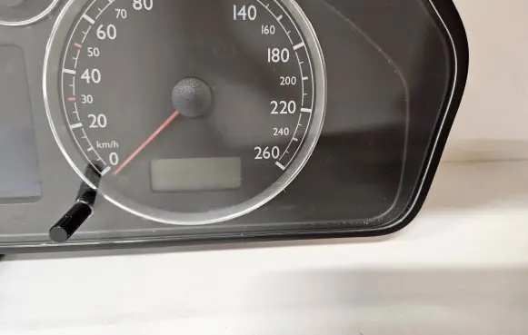 Volkswagen Sharan Speedometer (instrument cluster) 7M3920820HX YM2110849 0106050314