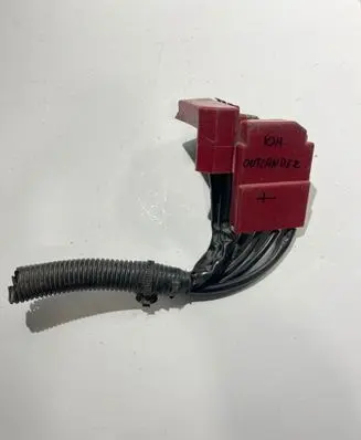 Mitsubishi Outlander Positive wiring loom PA6TG35