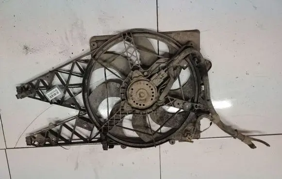 Fiat Doblo Radiator cooling fan shroud