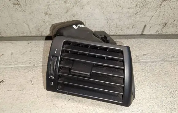 BMW 3 E46 Dashboard side air vent grill/cover trim 8361898